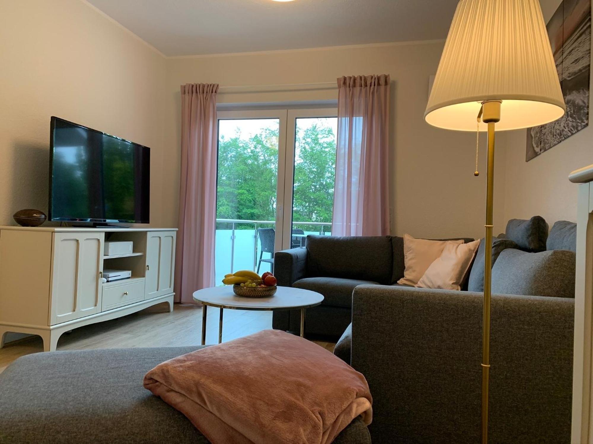 2404 App 6 In Apartment *